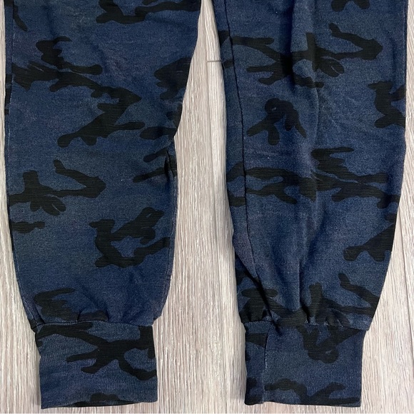 Sundry Blue Camo Joggers - Picture 6 of 11
